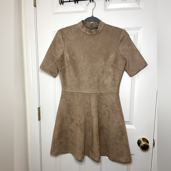 Alexia Admor Dresses & Skirts - Nude/Brown Suede Cocktail Dress